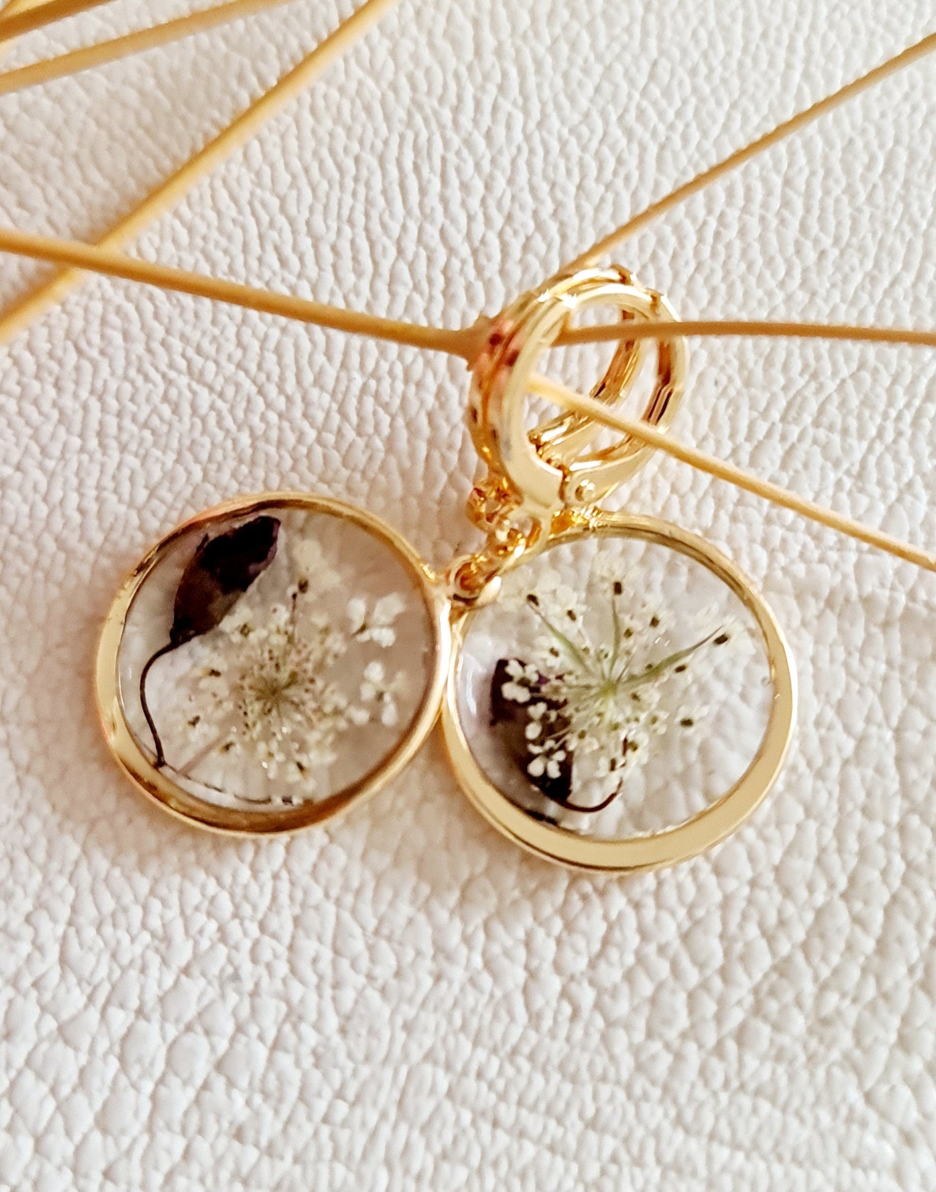 Boucles d'oreilles fleurs de cumin et boutons de glycine naturels séchés, boucles d'oreilles plaqué Or 14 carats