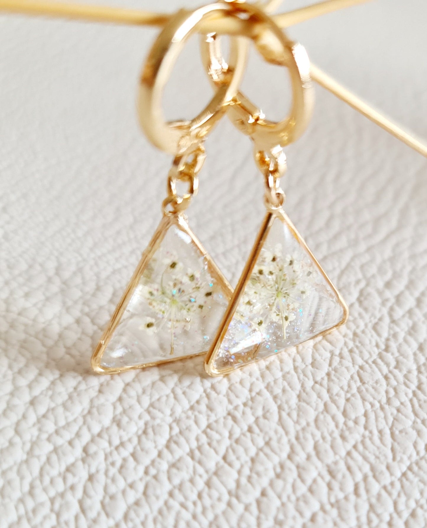 Boucles d'oreilles fleurs de cumin naturelles séchées, boucles d'oreilles plaqué Or 14 carats, bijoux géométriques