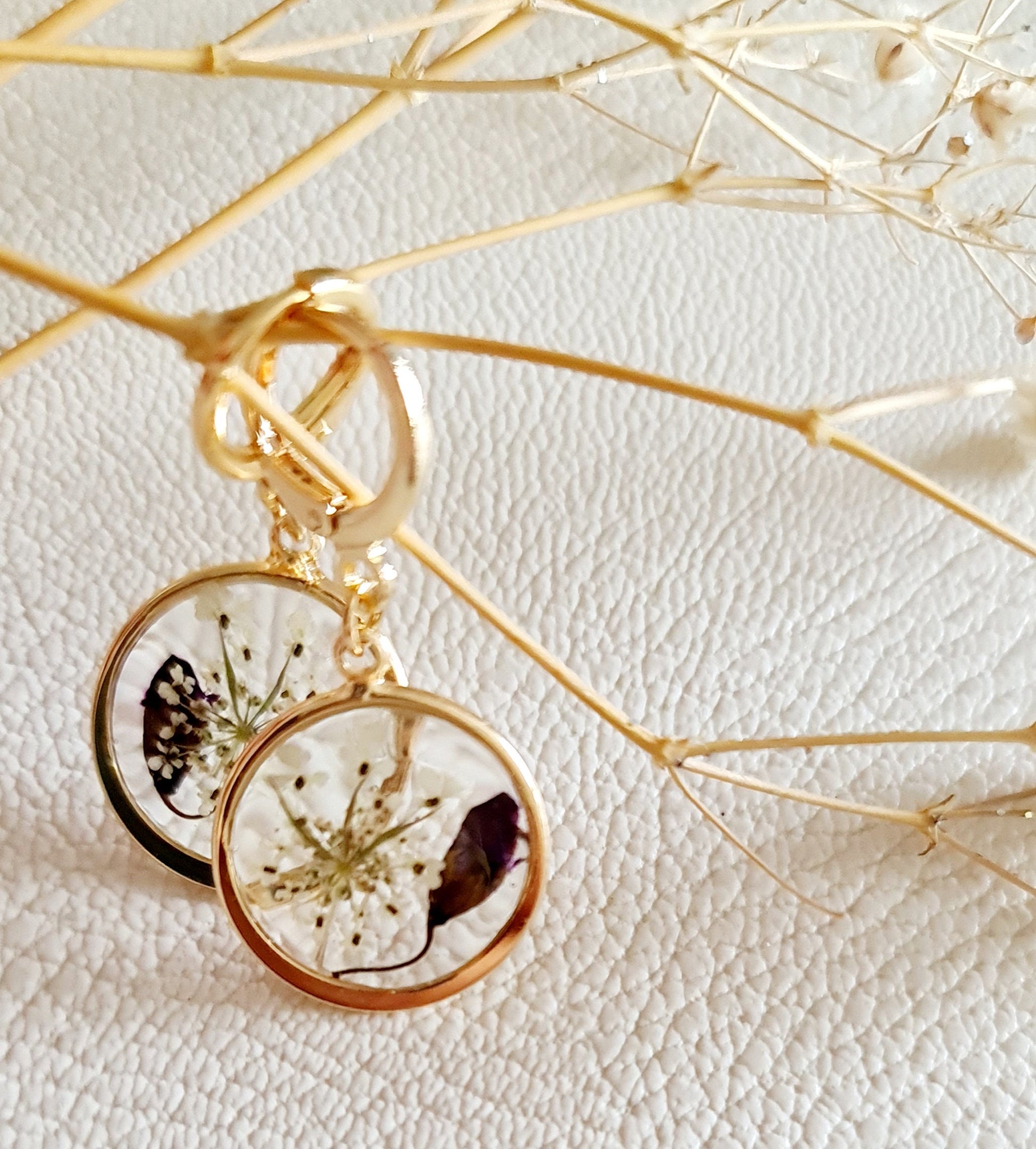 Boucles d'oreilles fleurs de cumin et boutons de glycine naturels séchés, boucles d'oreilles plaqué Or 14 carats