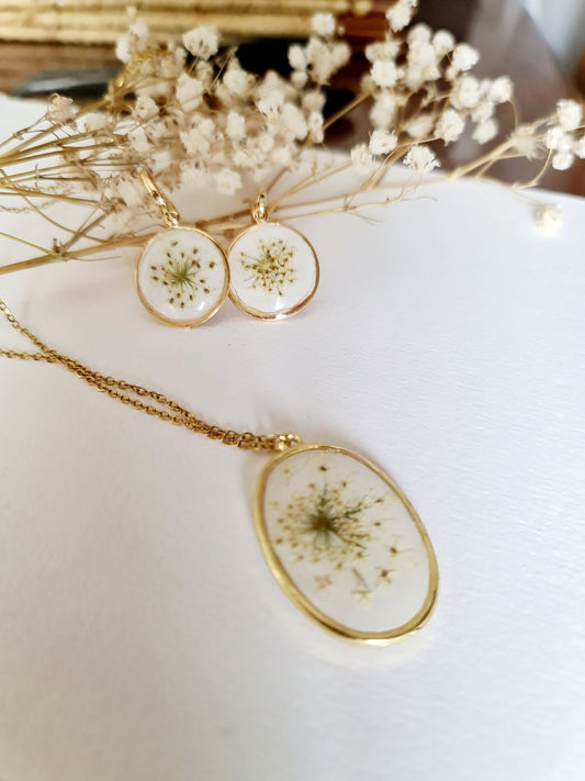 Parure plaqué Or 14 carats, fleurs de cumin naturelles séchées sur argile blanche, bijoux uniques