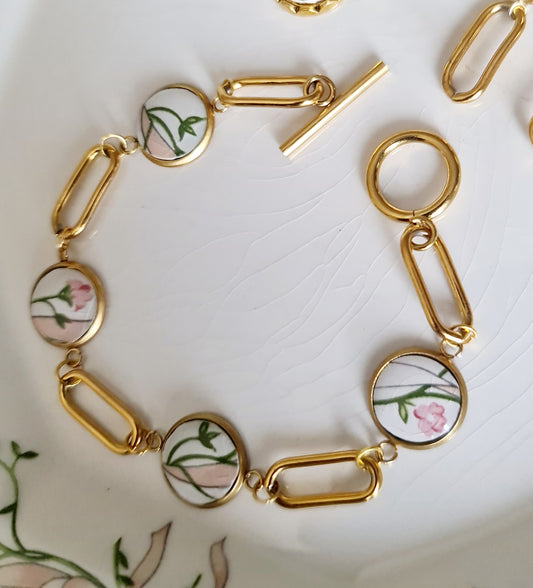 Bracelet May