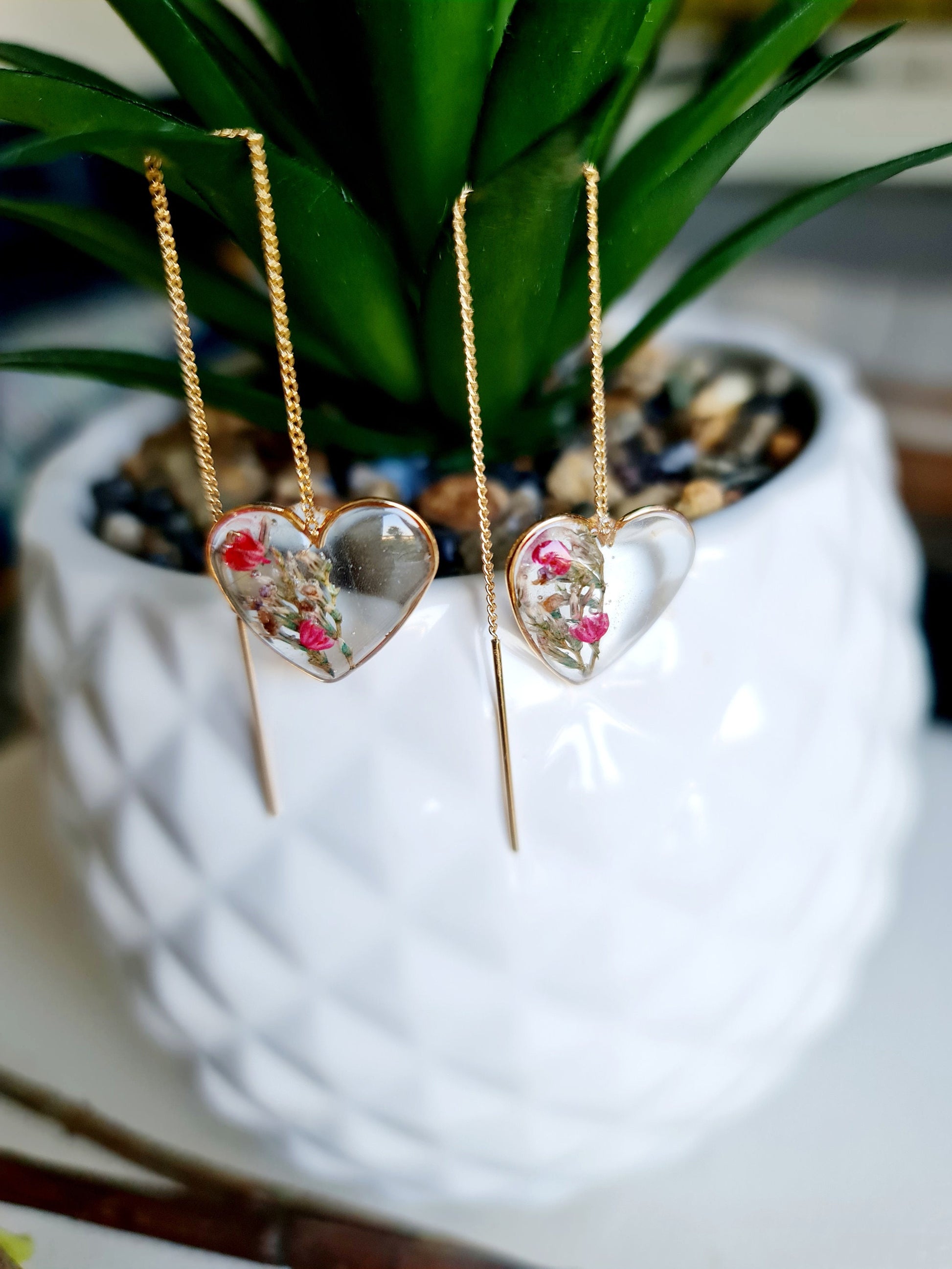 Boucles d'oreilles tombantes, pétales de fleurs séchées, plaqué Or, antiallergiques, bijou minimaliste
