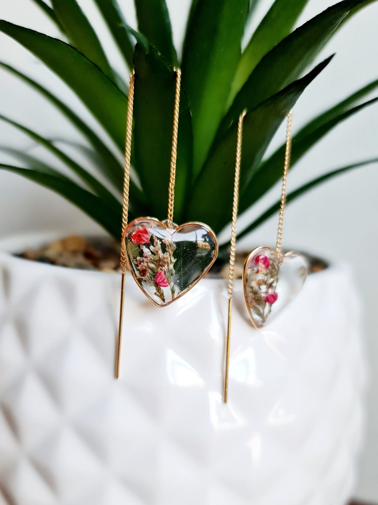 Boucles d'oreilles tombantes, pétales de fleurs séchées, plaqué Or, antiallergiques, bijou minimaliste